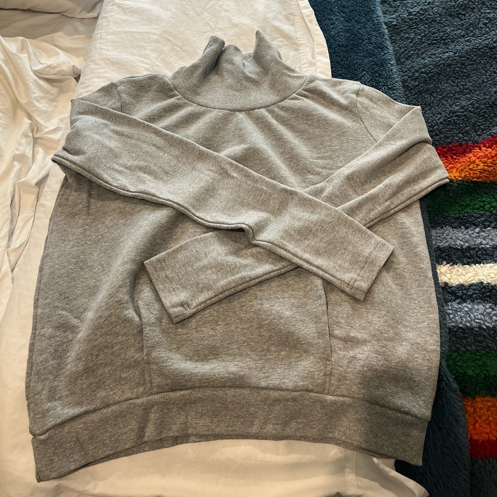 Alo grey sweatshirt